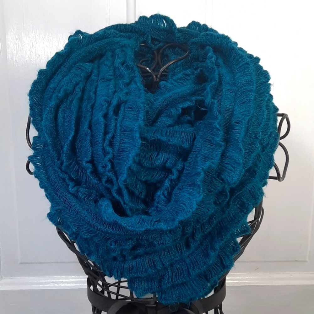 Teal Knit Ruffle Infinity Loop Scarf Warm Cozy Cowl Your New Favorite Scarf! ♾️